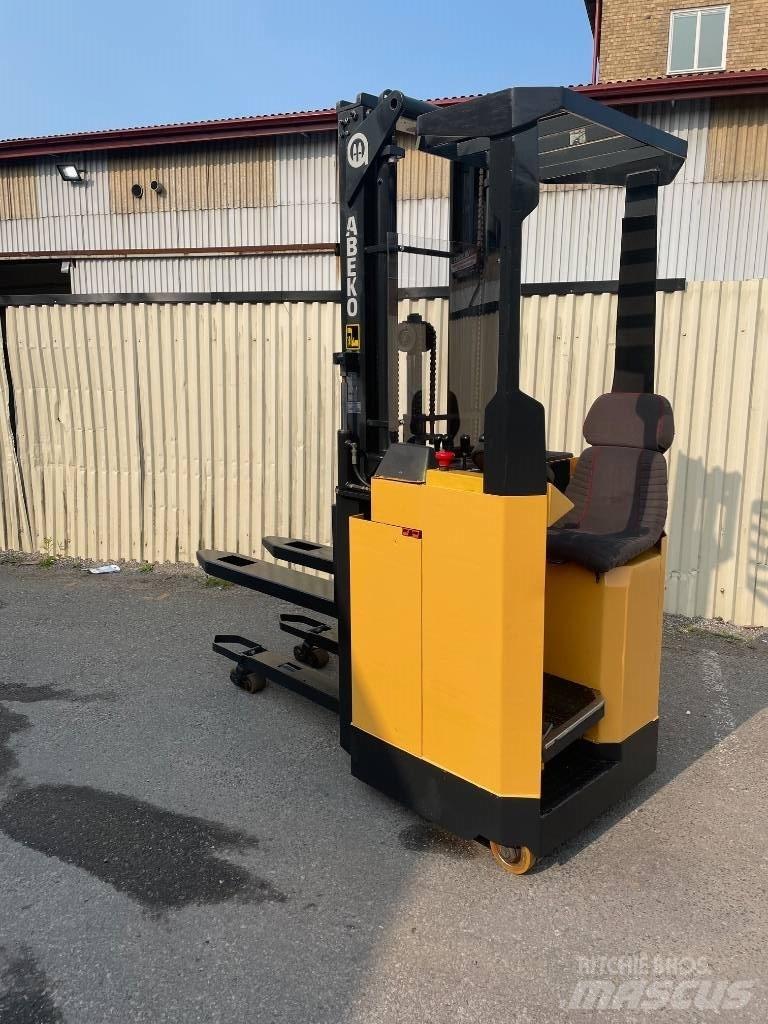 Abeko SKY16SV TFY 自走式スタッカー