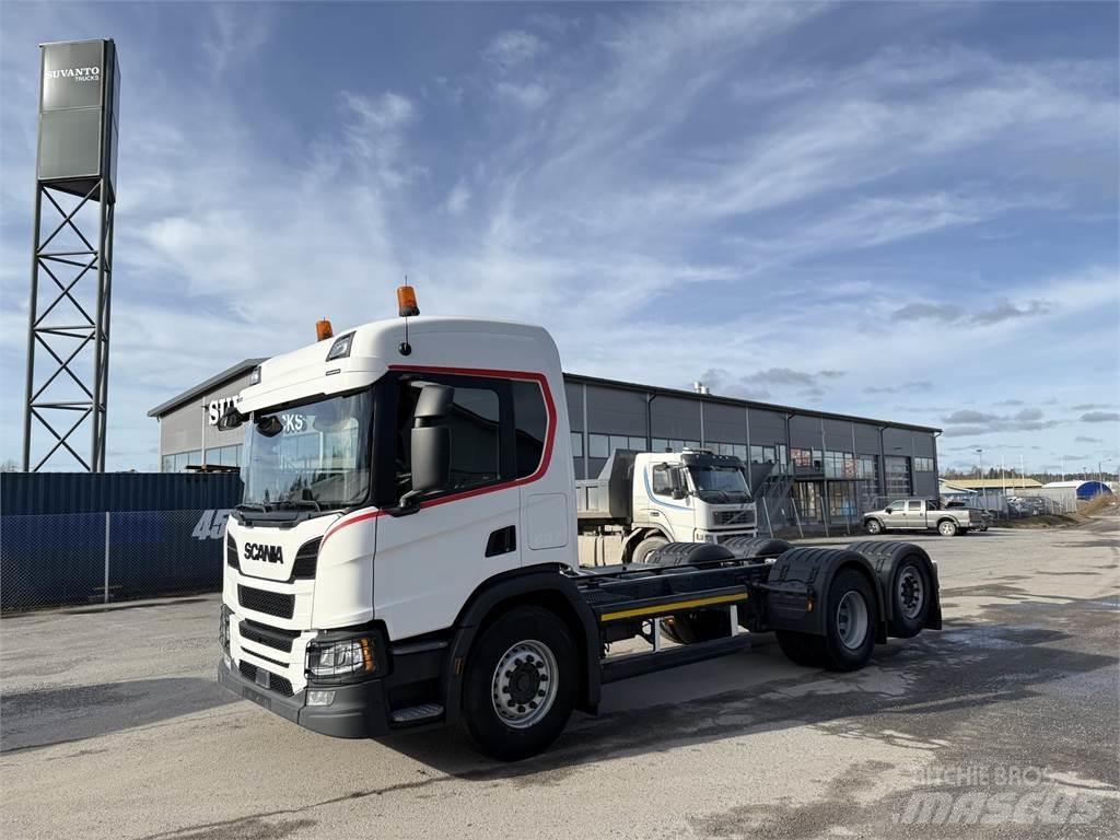 Scania P 360 6X2 キャブ付きシャーシ