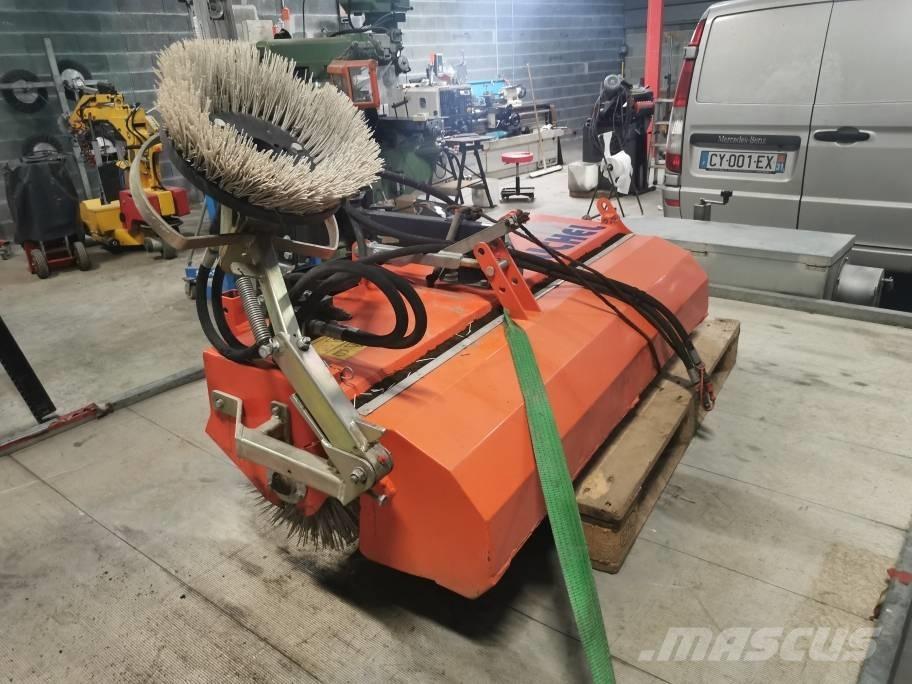 Tuchel Simplex 135HD 路面清掃機