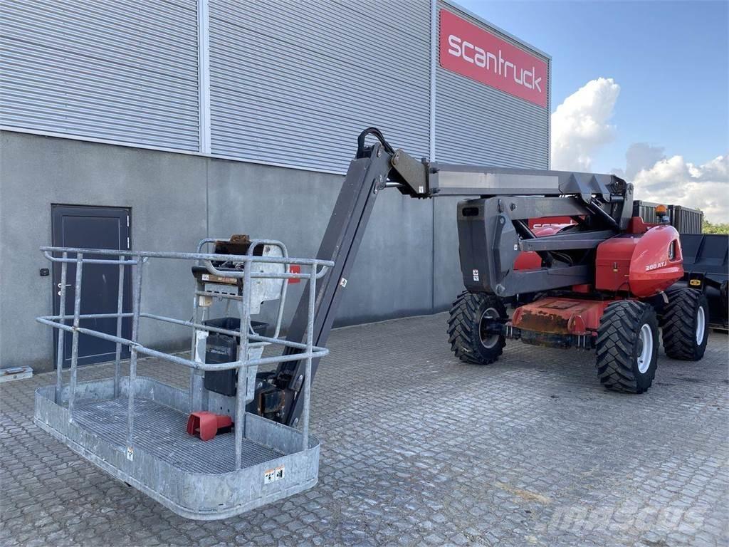 Manitou 200ATJ RC ブームリフト　屈伸型