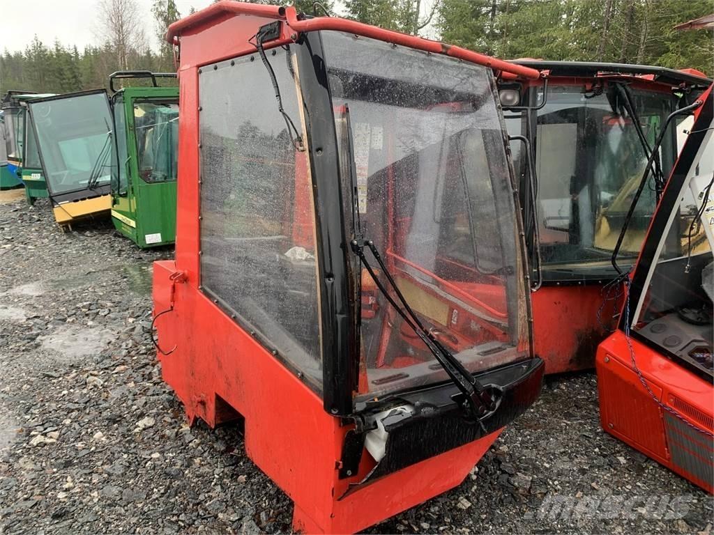 Komatsu 901TX キャビン及び内装