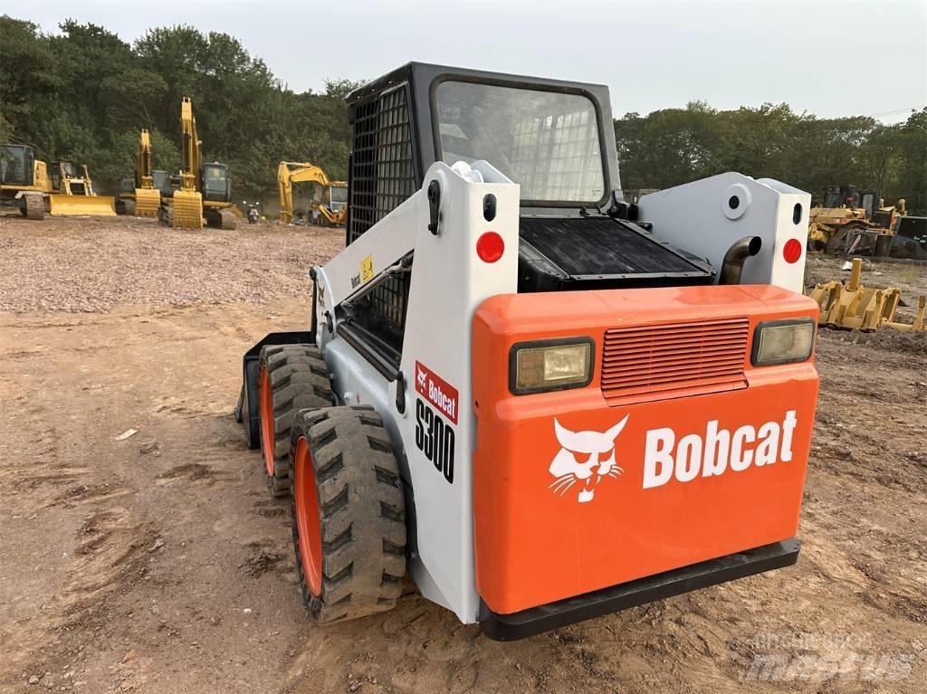 Bobcat S300 スキッドステアローダー