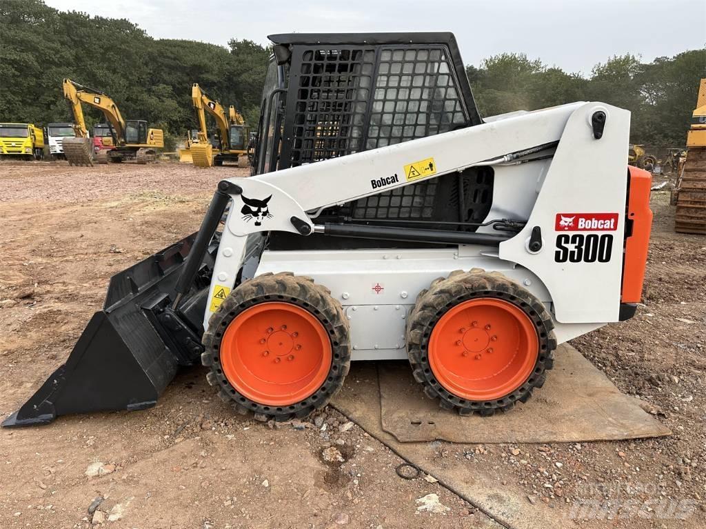 Bobcat S300 スキッドステアローダー