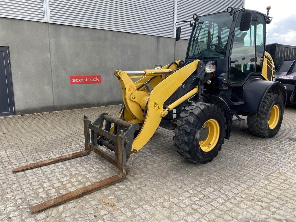 Komatsu WA100-7 多目的ローダー