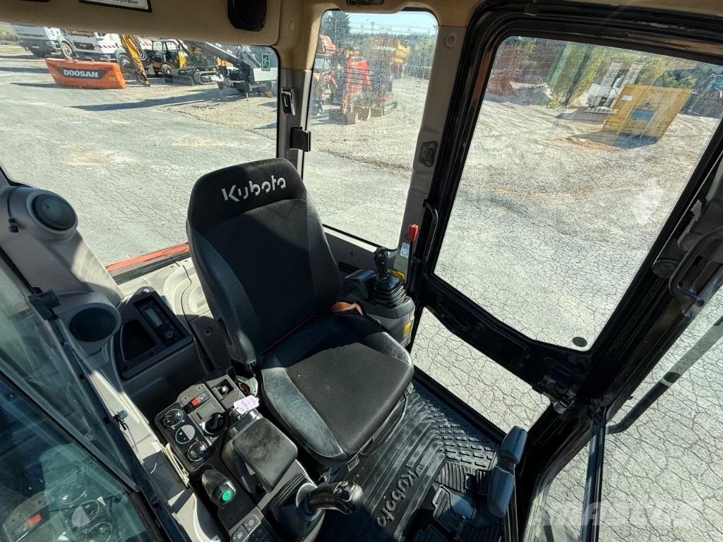 Kubota KX 060-5 ミニ油圧ショベル 7t以下（ミニユンボ・ミニディガー）