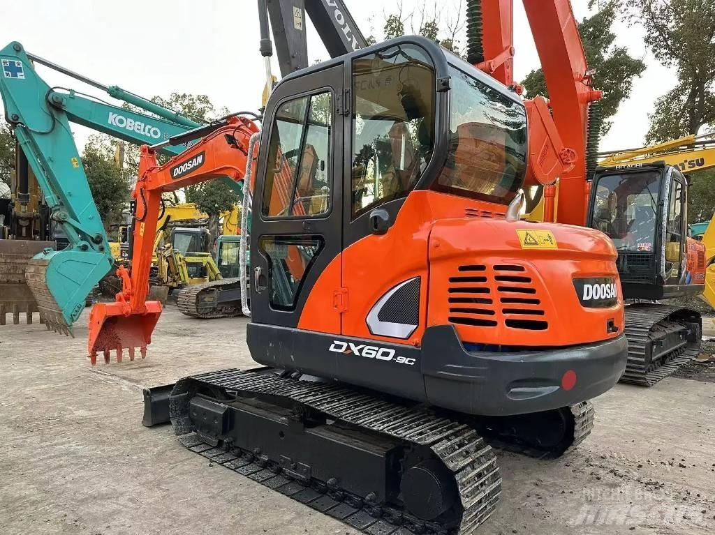 Doosan DX 60-9C ミニ油圧ショベル 7t以下（ミニユンボ・ミニディガー）