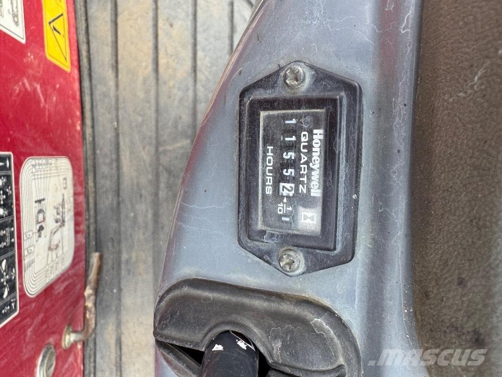 Yanmar SV08 (1D477) ミニ油圧ショベル 7t以下（ミニユンボ・ミニディガー）