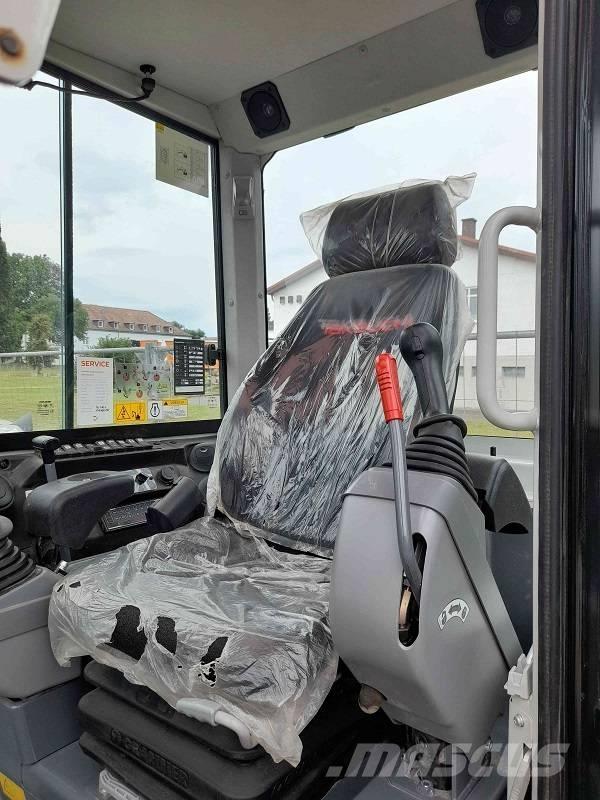 Takeuchi TB 250-2 ミニ油圧ショベル 7t以下（ミニユンボ・ミニディガー）