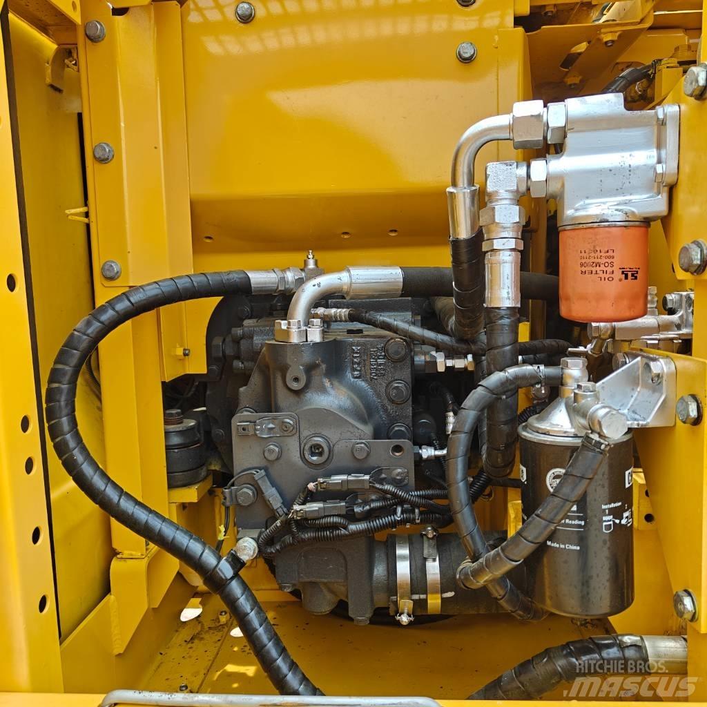 Komatsu 130-7 大型油圧ショベル12t以上（パワーショベル・ユンボ）