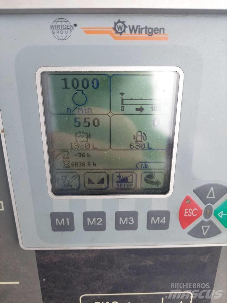 Wirtgen W 100 F アスファルトコールドミリングマシーン