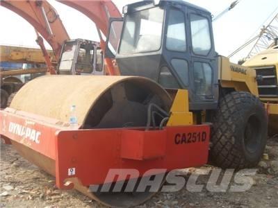 Dynapac CA 251 D 振動ローラ