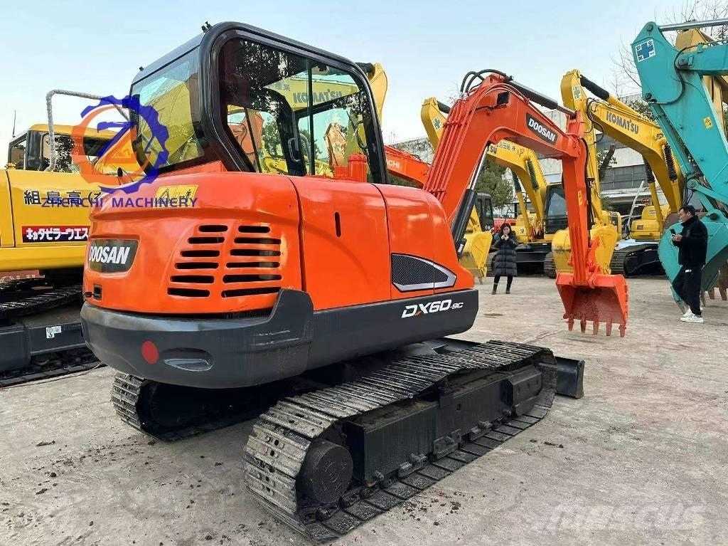 Doosan DX 60 ミニ油圧ショベル 7t以下（ミニユンボ・ミニディガー）