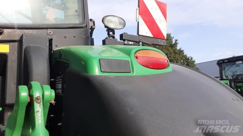 John Deere 6250 R トラクター