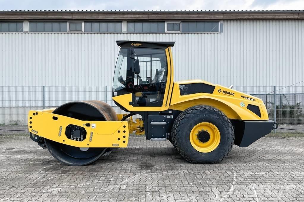 Bomag BW 213 D-5 振動ローラ