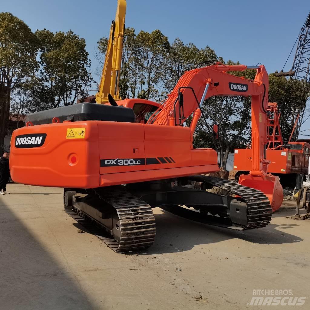 Doosan DX 300 LC 大型油圧ショベル12t以上（パワーショベル・ユンボ）