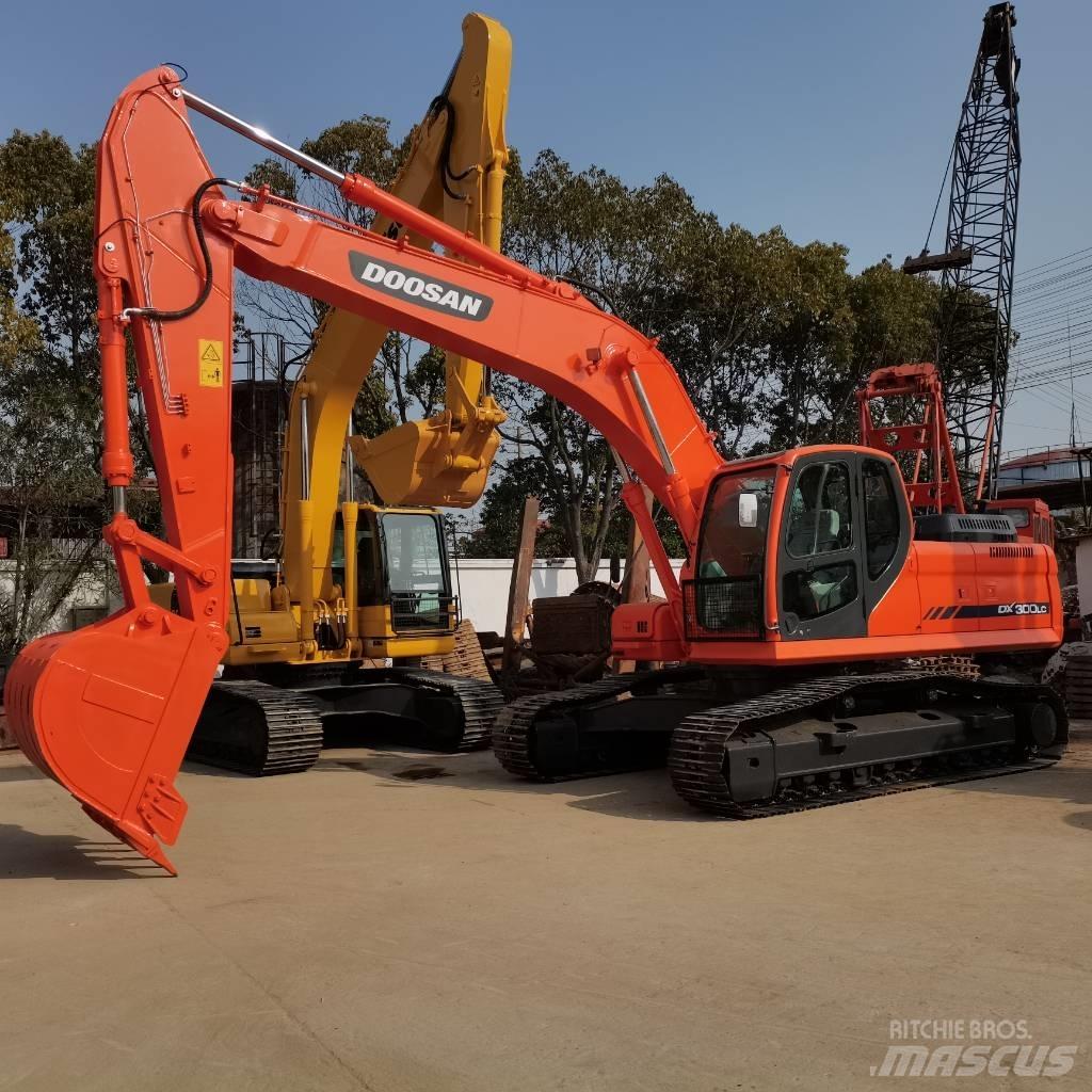 Doosan DX 300 LC 大型油圧ショベル12t以上（パワーショベル・ユンボ）
