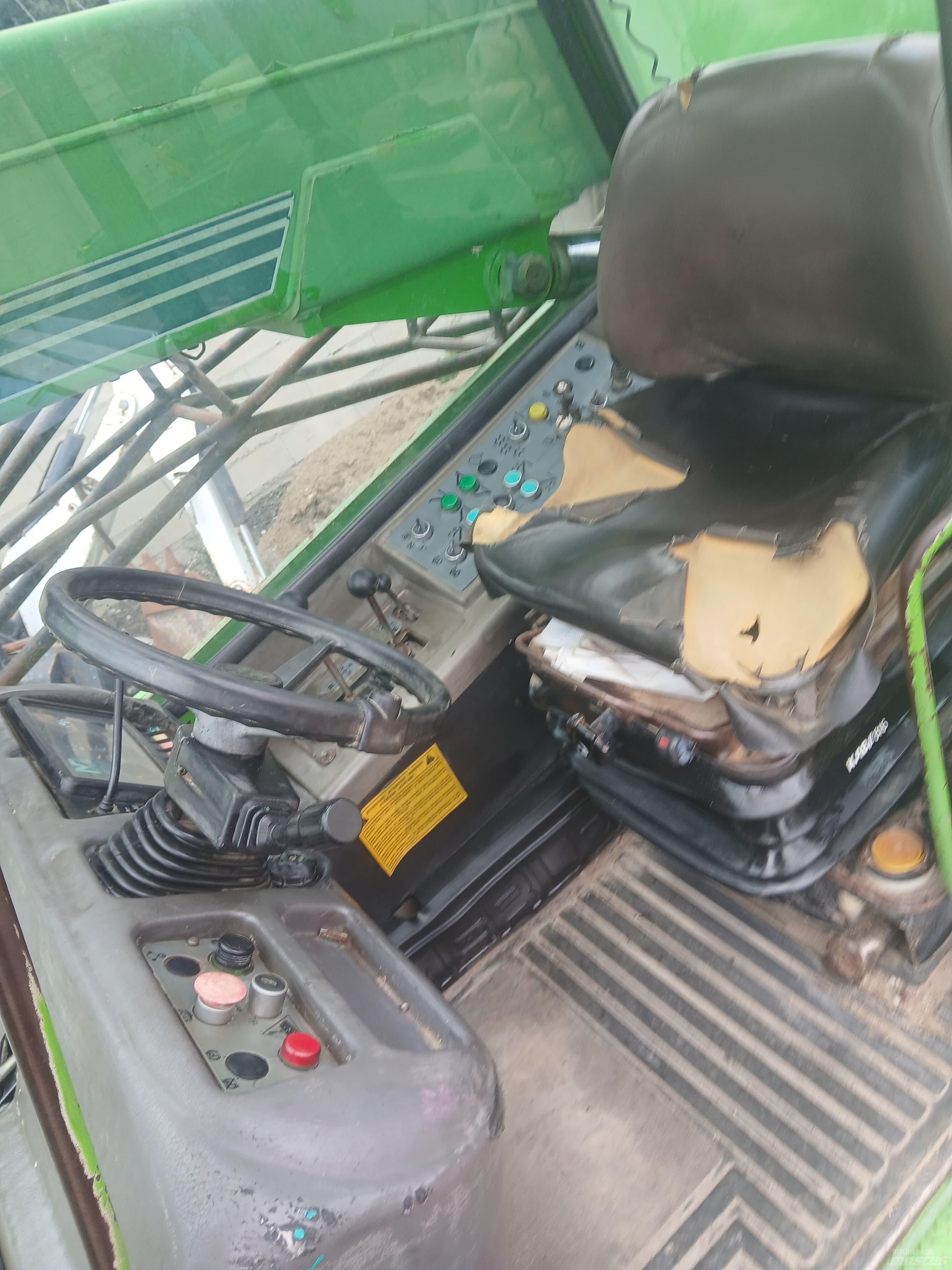 Merlo Roto 30.16 EV テレスコーピックハンドラー