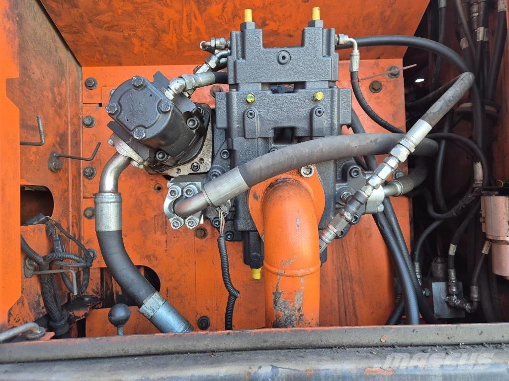 Doosan DX 210 W ホイール式油圧ショベル（パワーショベル・ユンボ・バックホー）