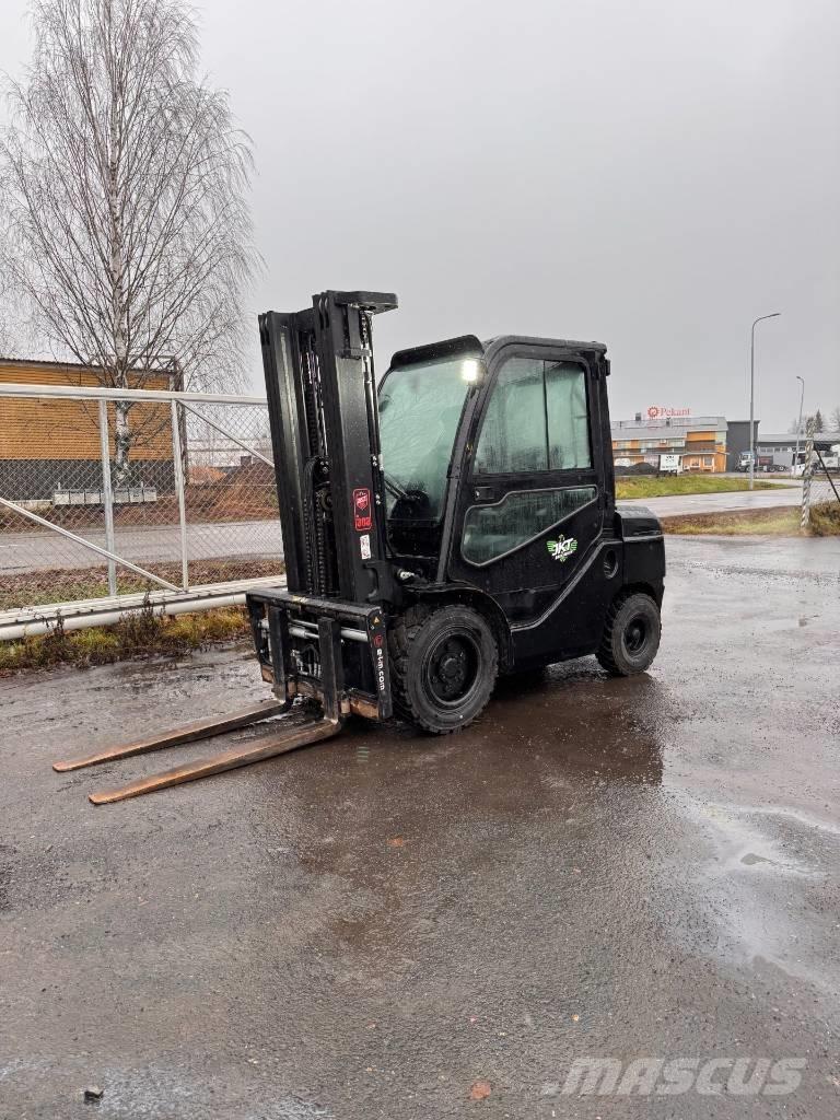 Toyota 02-8 FDF 30 ディーゼル・軽油