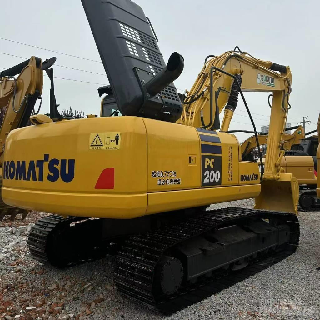 Komatsu 200-8 大型油圧ショベル12t以上（パワーショベル・ユンボ）