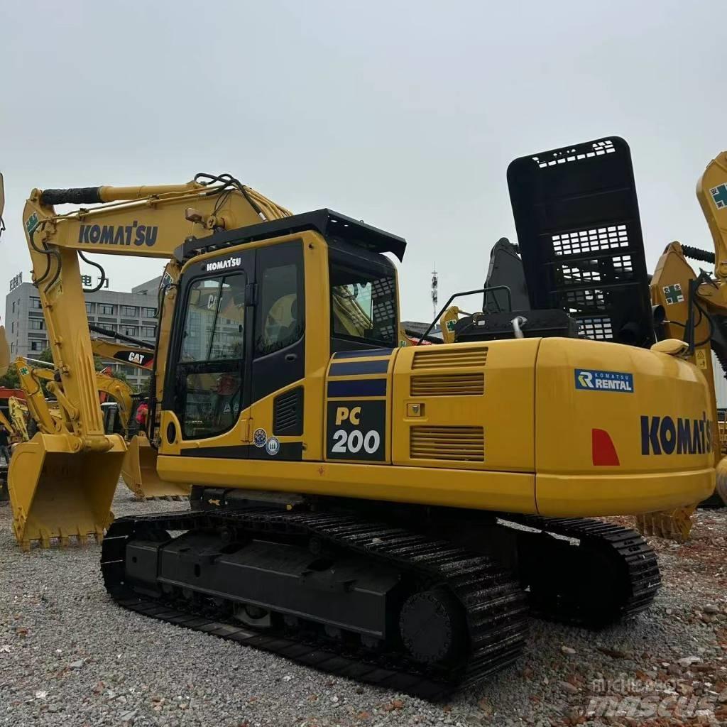 Komatsu 200-8 大型油圧ショベル12t以上（パワーショベル・ユンボ）
