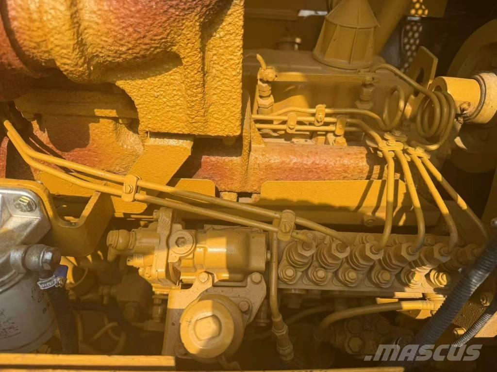 CAT D 6 G ブルドーザー