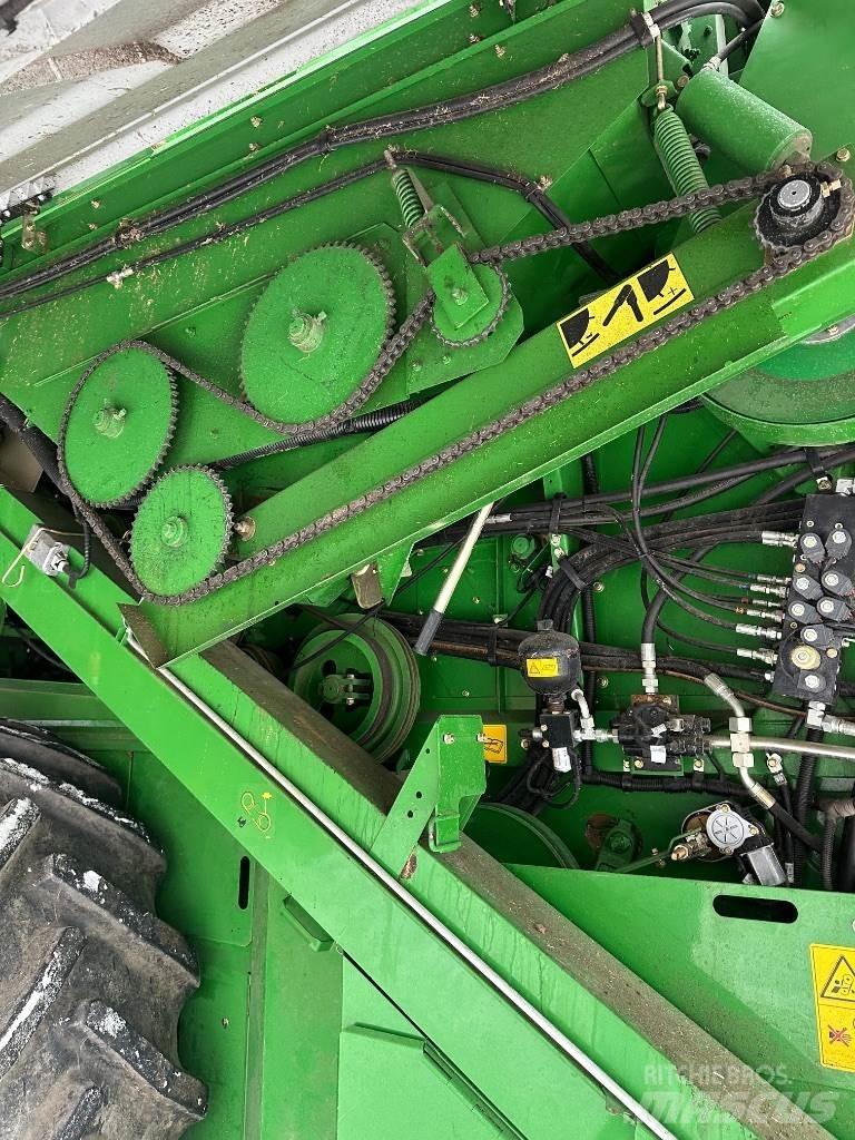 John Deere T550 コンバイン