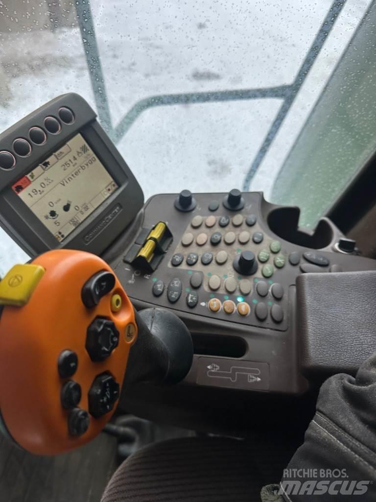 John Deere T550 コンバイン