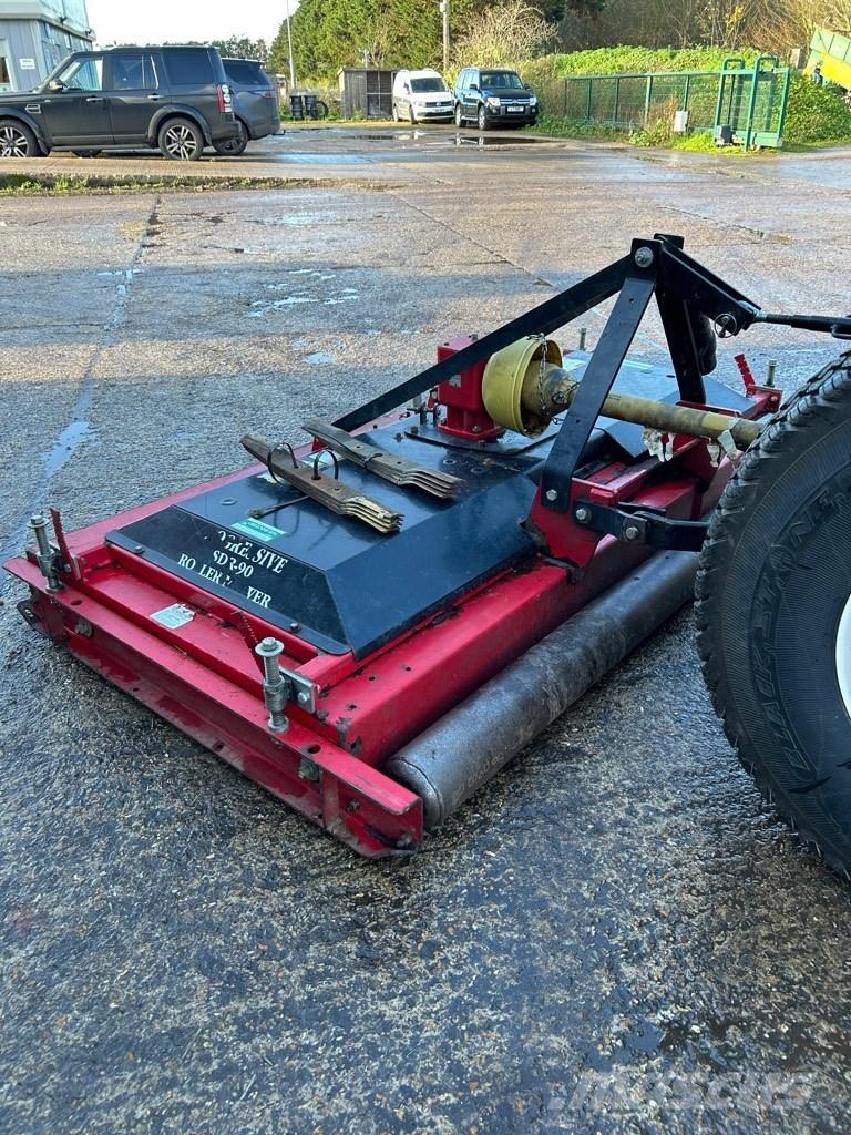 Progressive SDR-90 牽引式モア/芝刈り機