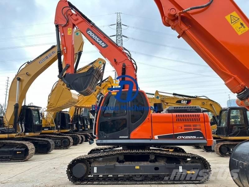Doosan DX 225 LC-9C 大型油圧ショベル12t以上（パワーショベル・ユンボ）