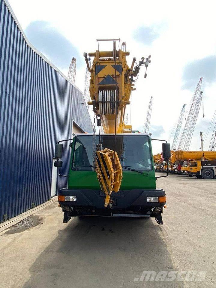 Liebherr LTM1030-2 オールテレーンクレーン