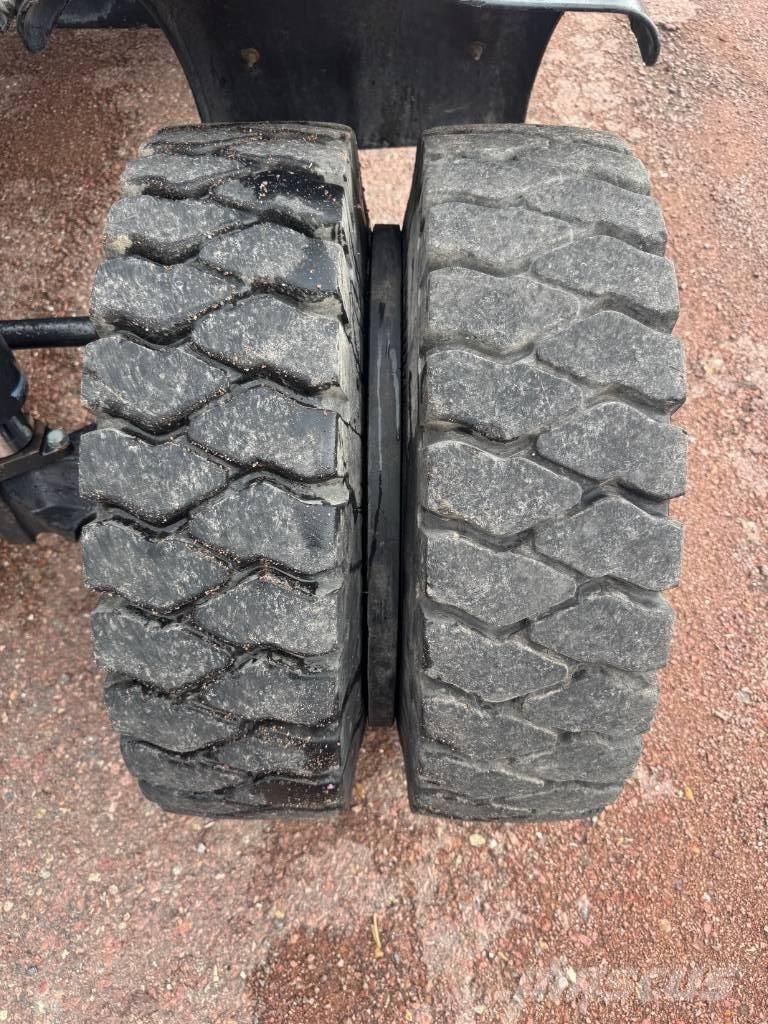 Bobcat E 57 W ホイール式油圧ショベル（パワーショベル・ユンボ・バックホー）