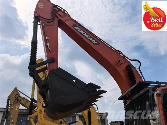 Doosan DX 225 LC 大型油圧ショベル12t以上（パワーショベル・ユンボ）