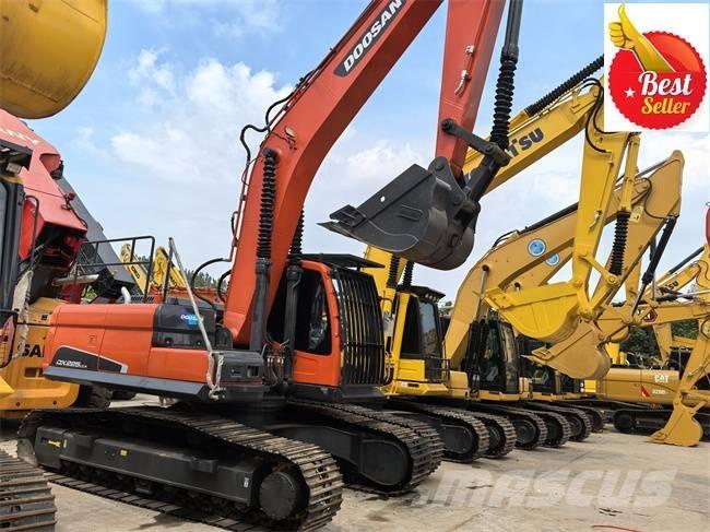 Doosan DX 225 LC 大型油圧ショベル12t以上（パワーショベル・ユンボ）