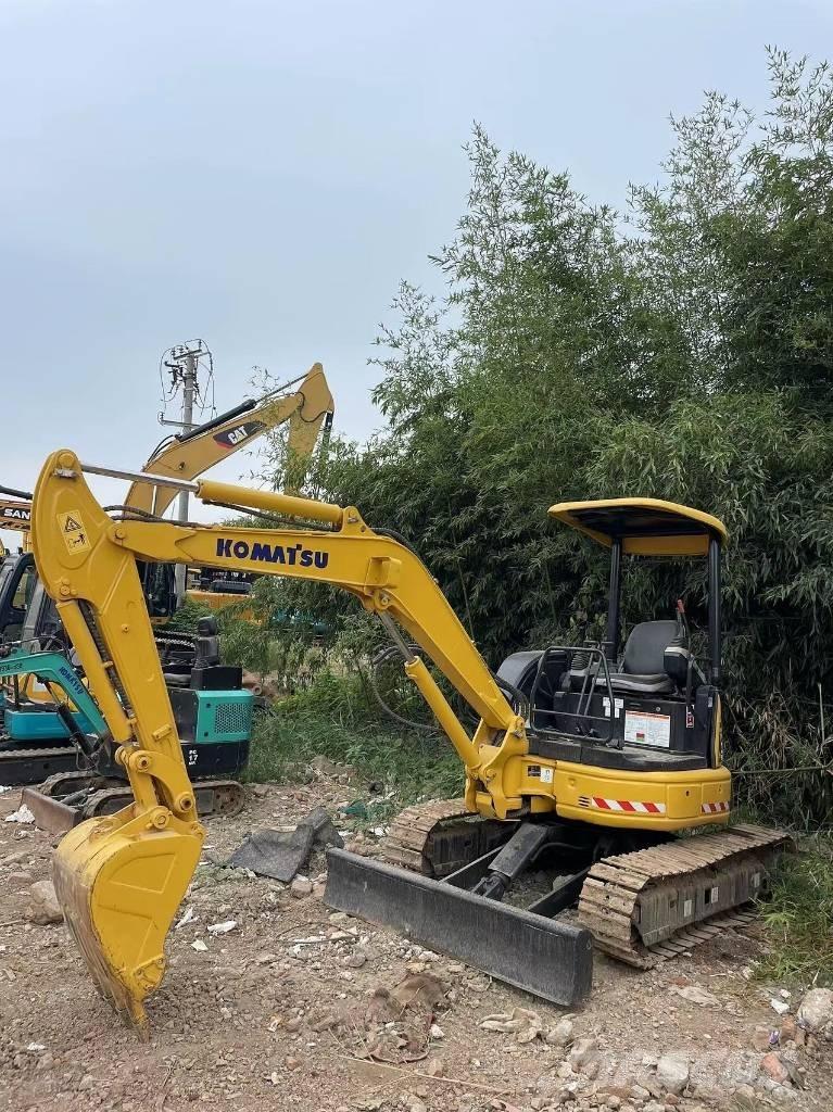 Komatsu PC35 ミニ油圧ショベル 7t以下（ミニユンボ・ミニディガー）