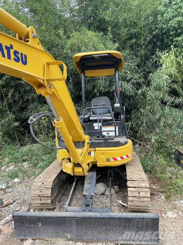 Komatsu PC35 ミニ油圧ショベル 7t以下（ミニユンボ・ミニディガー）
