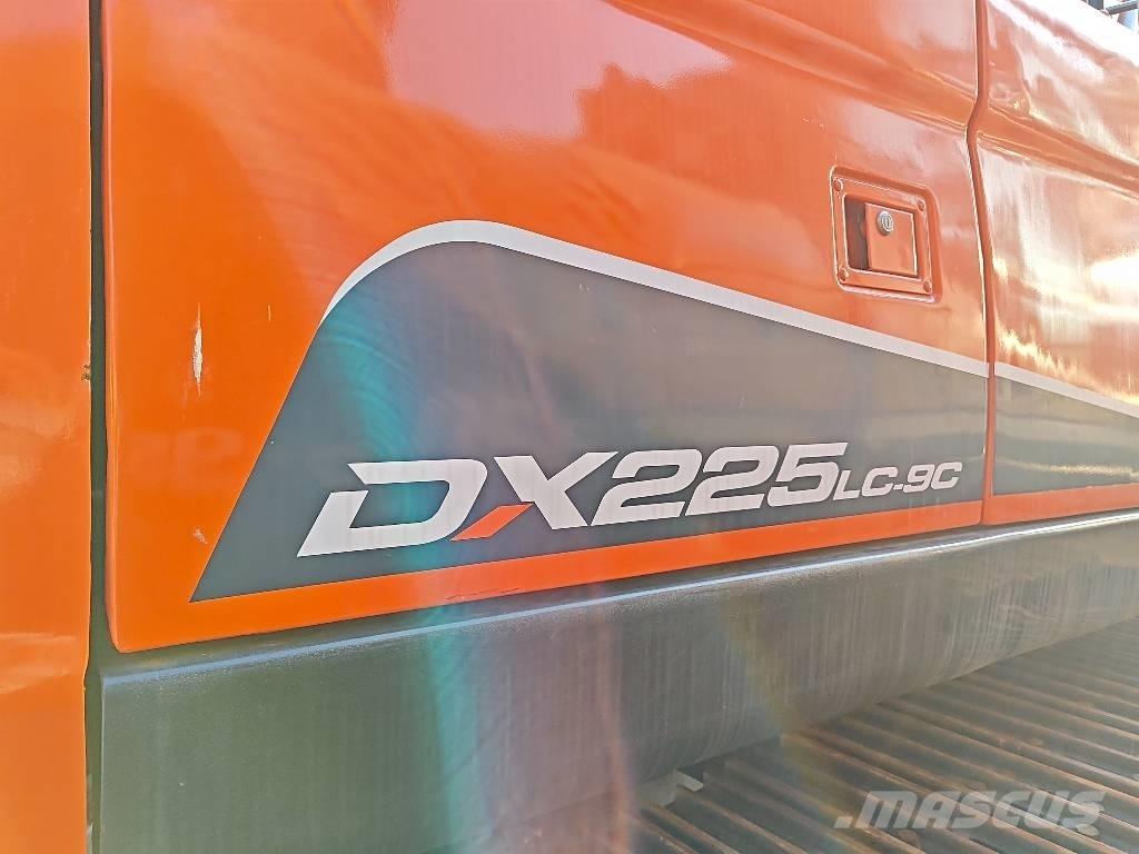 Doosan DX 225 LC-9C 大型油圧ショベル12t以上（パワーショベル・ユンボ）
