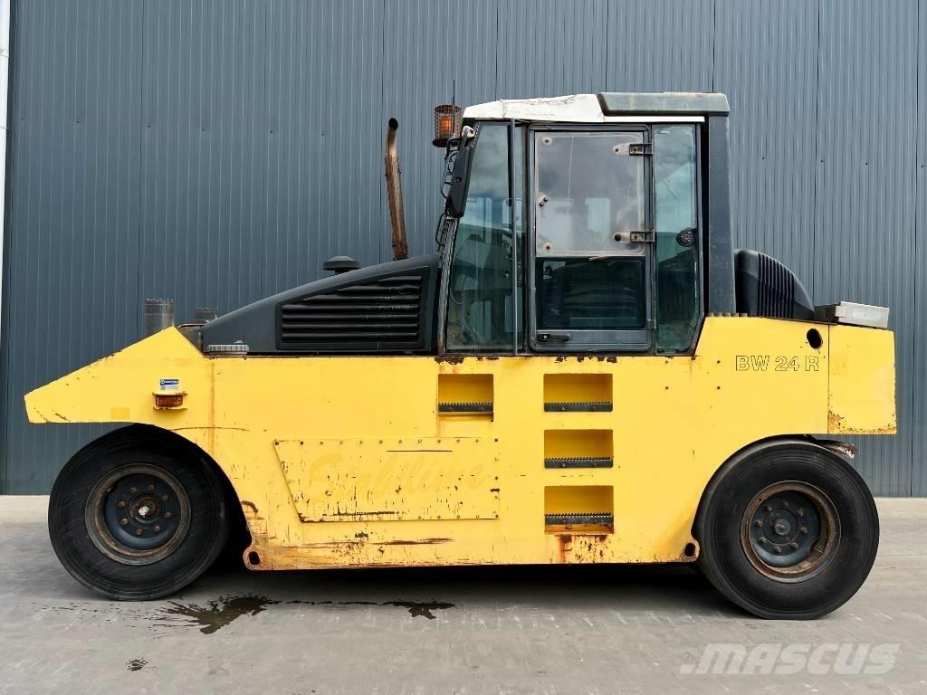 Bomag BW24R タイヤローラ