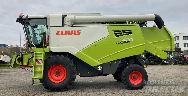 CLAAS TUCANO 420 コンバイン