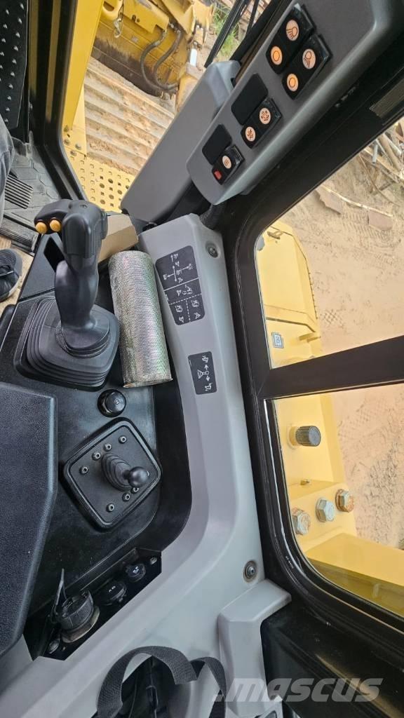 CAT D 6 T LGP ブルドーザー