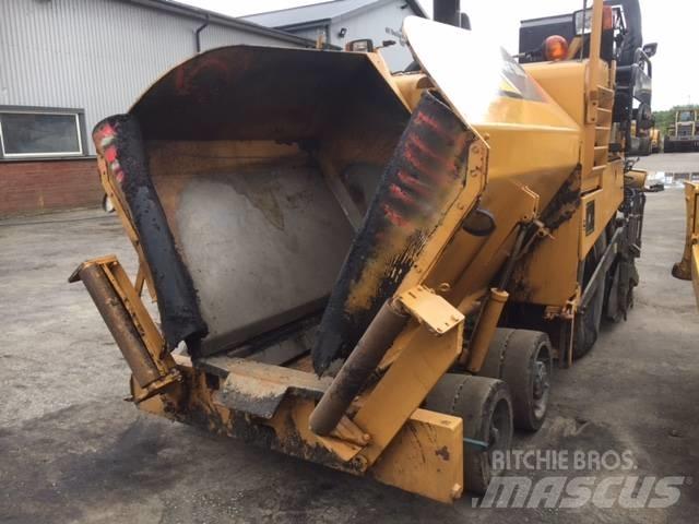 CAT AP 300 アスファルトフィニッシャ