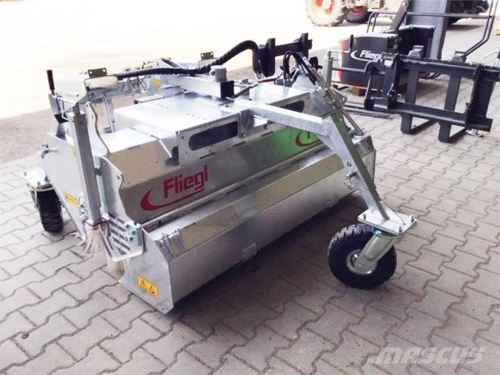 Fliegl Typ 500 路面清掃機