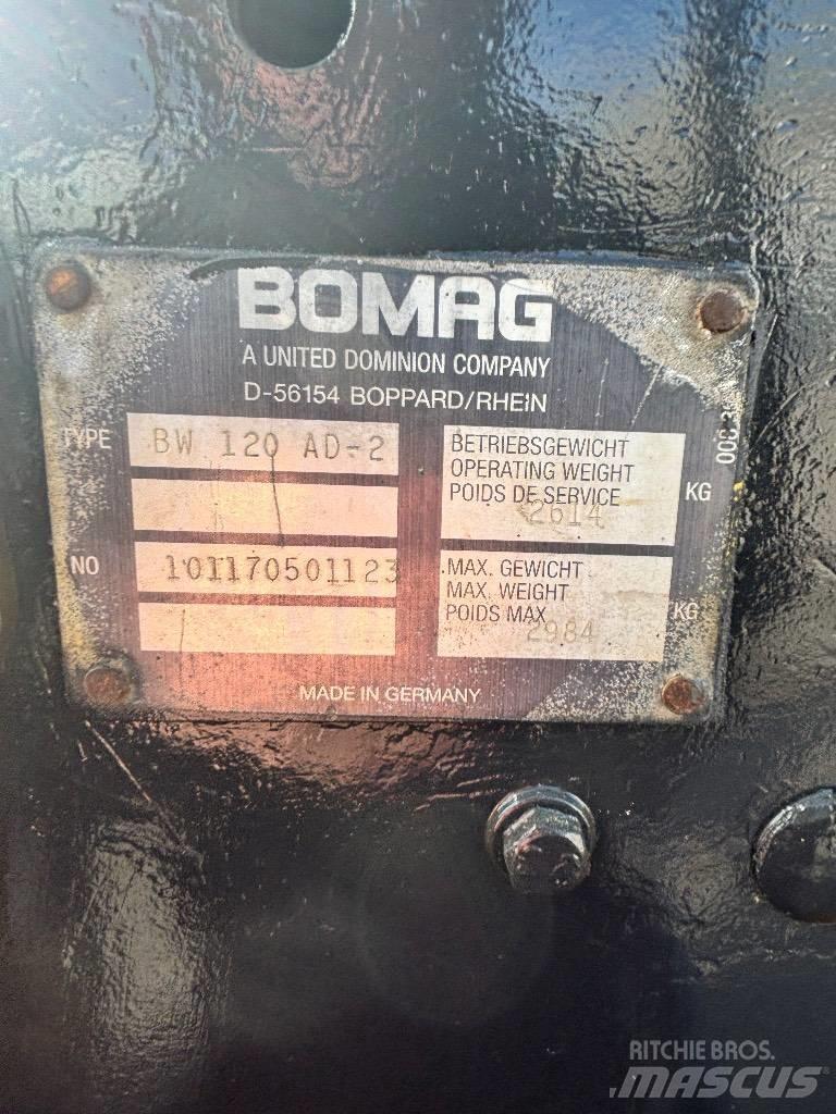 Bomag BW 120 AD-2 タンデムローラ