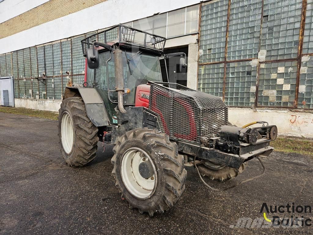 Valtra A 93H トラクター