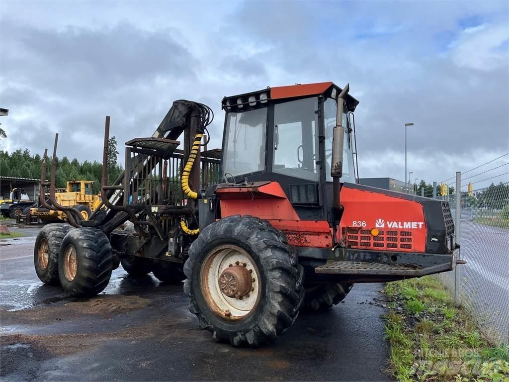 Valmet 836 フォワーダー
