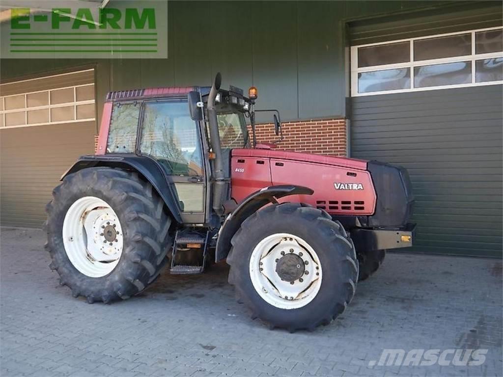 Valtra 8450 トラクター