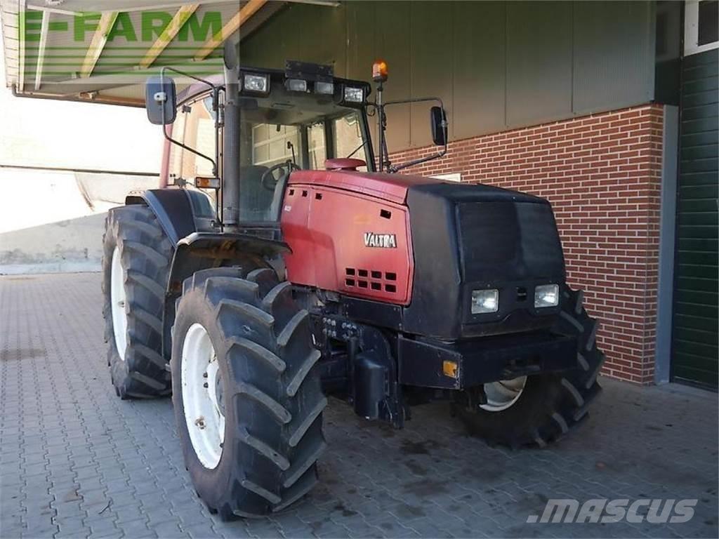 Valtra 8450 トラクター