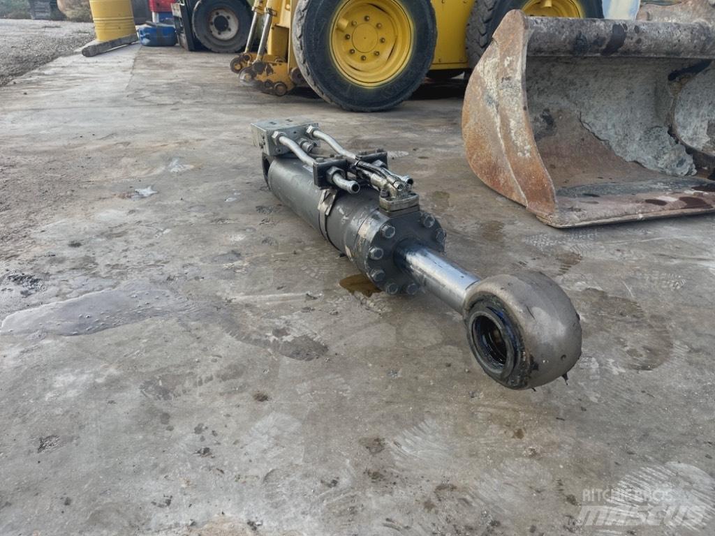 Liebherr A 910 Comp 油圧機