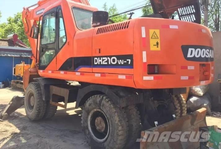 Doosan DH210W-7 ホイール式油圧ショベル（パワーショベル・ユンボ・バックホー）