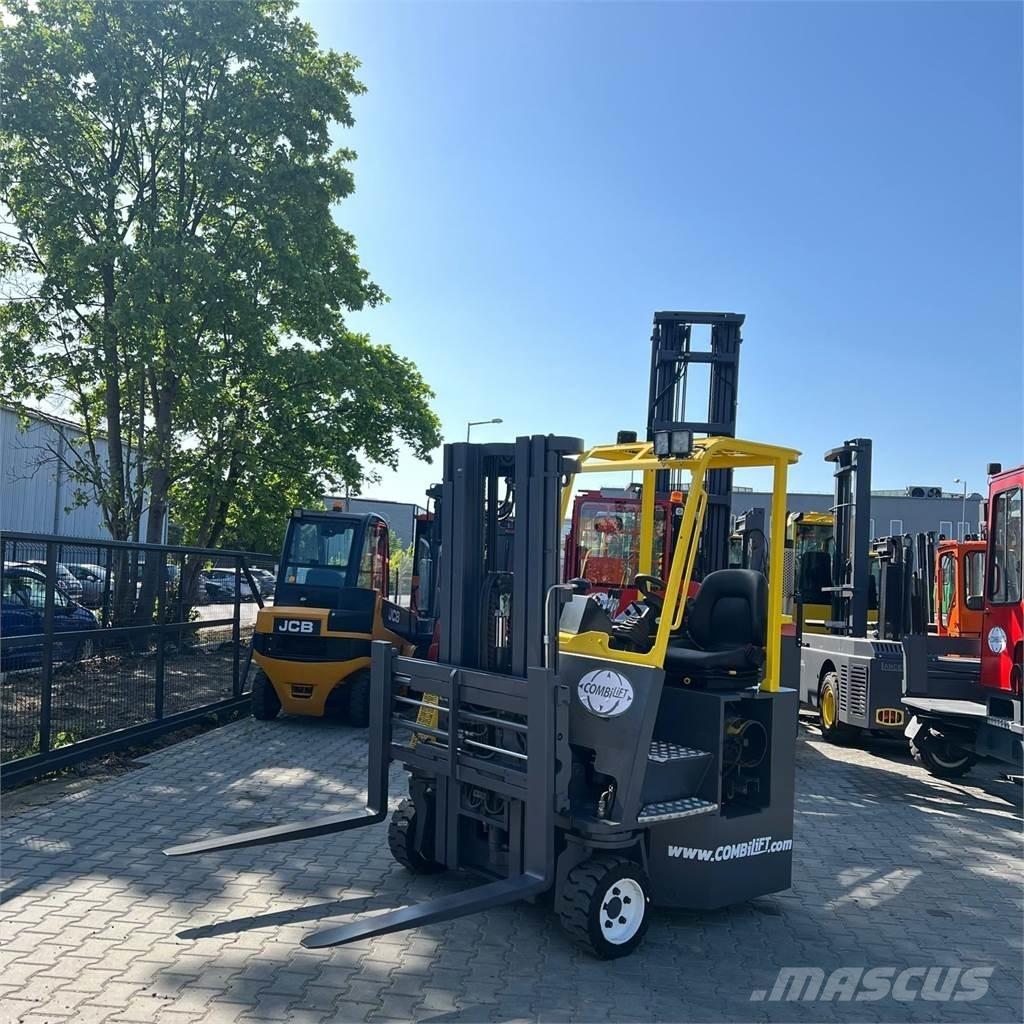 Combilift CBE 3000 全方向リーチ型フォークリフト